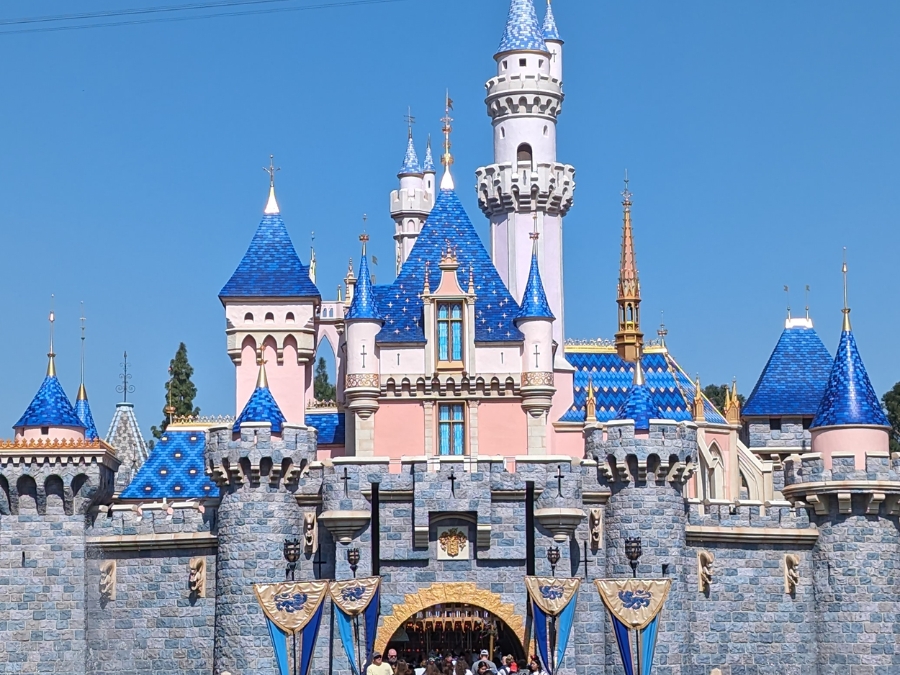 وفاة سيدة داخل &laquo;ديزني لاند&raquo; بعد ركوب لعبة &laquo;القصر المسكون&raquo;