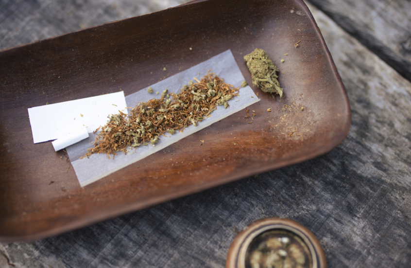 استخدام القنب والتبغ معًا يؤثر على الدماغ ويزيد القلق والاكتئاب