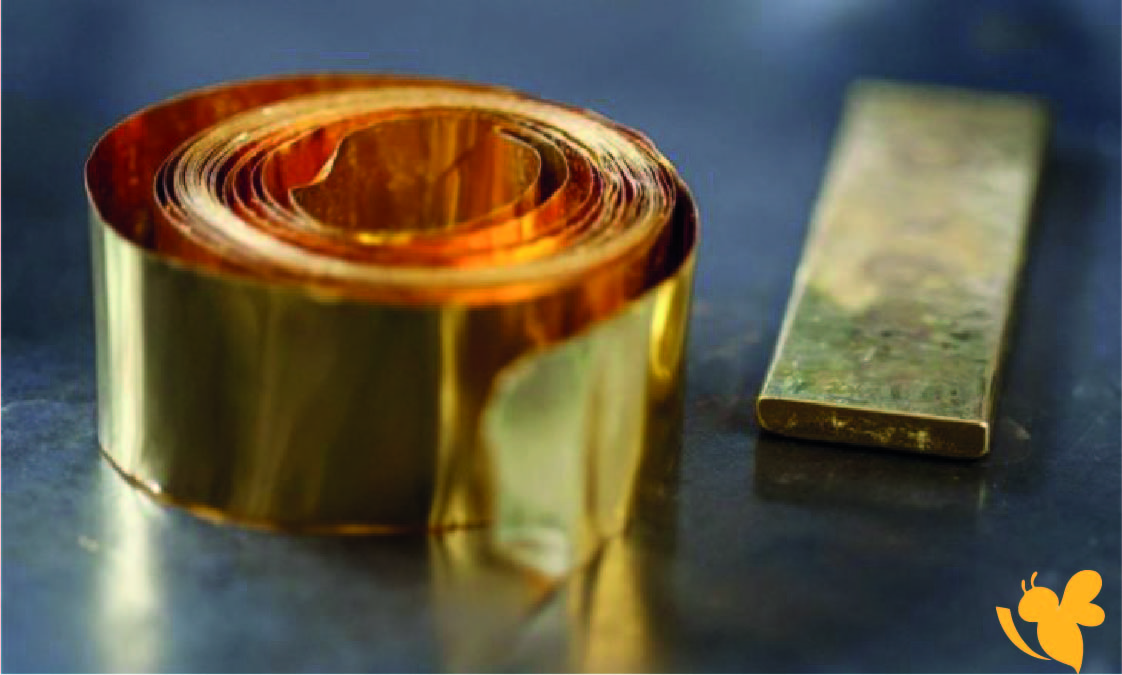 هبوط طفيف في أسعار الذهب بالإمارات اليوم مع استمرار تقلبات الأونصة