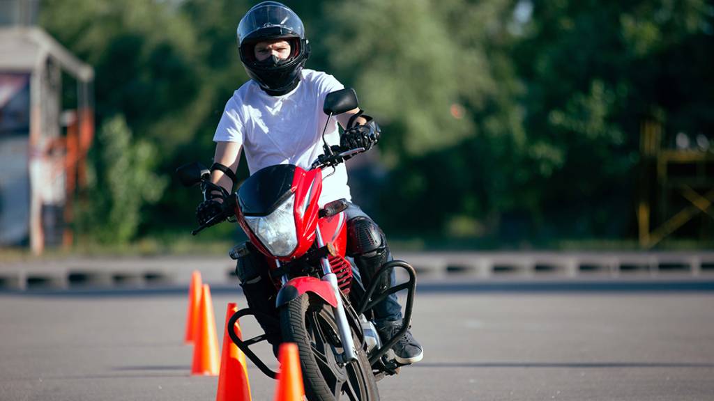 نصائح أساسية لتجهيز الدراجة النارية لفصل الشتاء وتجنب الأعطال نصائح أساسية لتجهيز الدراجة النارية لفصل الشتاء وتجنب الأعطال